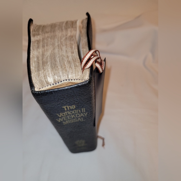 Vintage, The Vatican II Weekday Missal St Paul Edition - Picture 9 of 10